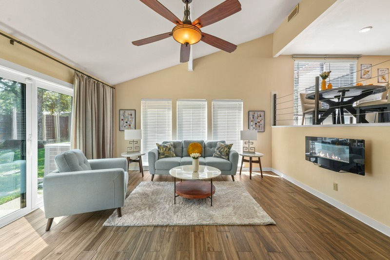 Vi'Lou staged dining and gathering space