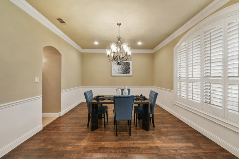 Vi'Lou staged room with inviting, balanced styling